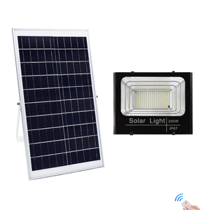 Reflector Solar Nexum 200W con Panel Solar Para Exteriores