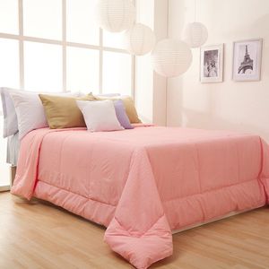 Acolchado Super King Inspira Listrado Casablanca Color Rosa