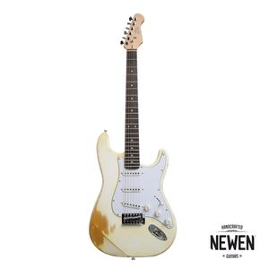 Guitarra Eléctrica Newen Relic ST White con Cuerpo Lenga Maciza