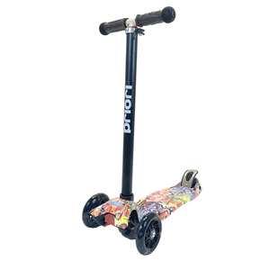 MONOPATIN 3 RUEDAS CON LUZ ESTAMPADO GRAFFITI PRIORI SK3829